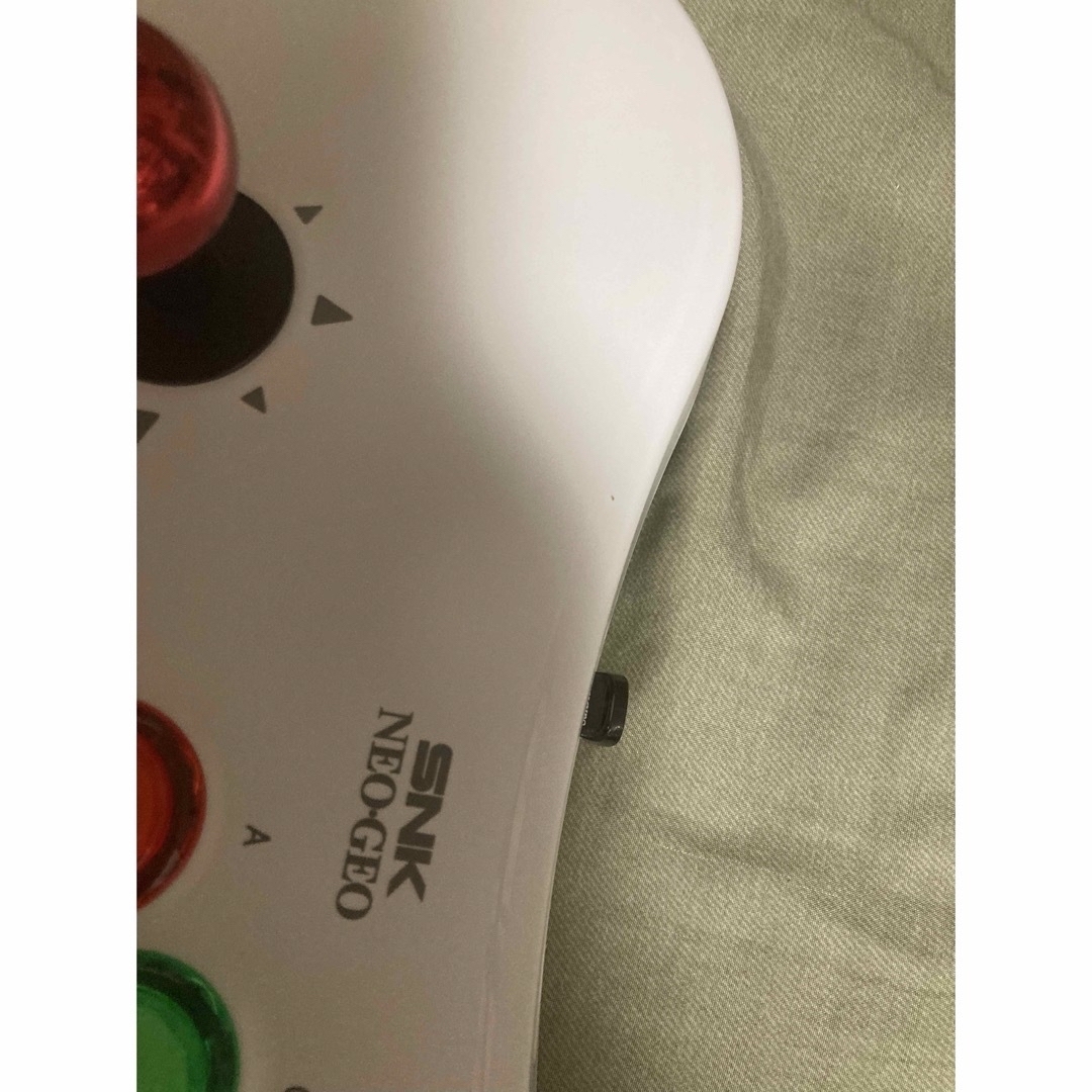 SNK(エスエヌケイ)の新品 NEOGEO ARCADE STICK PRO 三和カスタム エンタメ/ホビーのゲームソフト/ゲーム機本体(家庭用ゲーム機本体)の商品写真