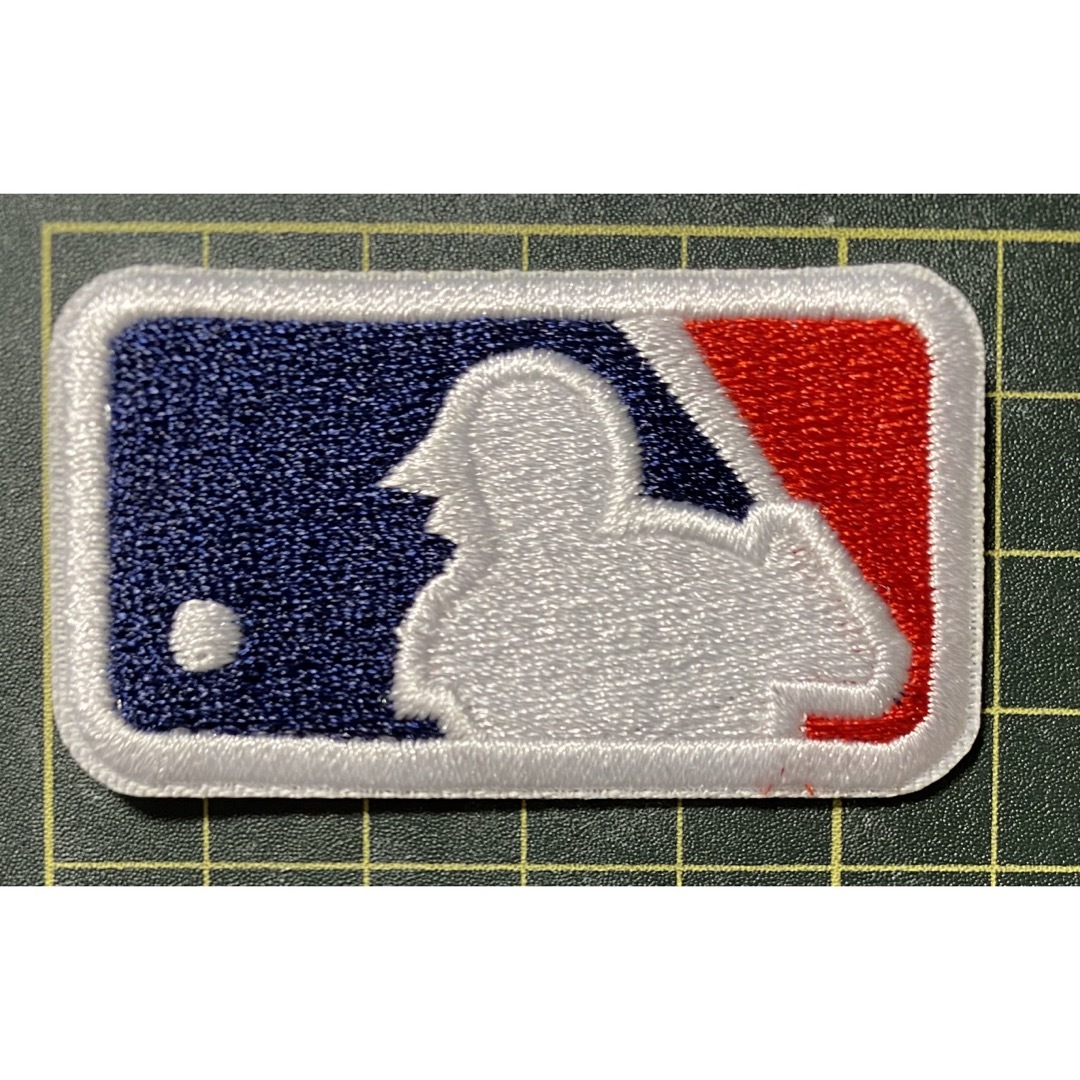 MLB チーム　アイロン　刺繍ワッペン　 2枚　ロサンゼルス　ドジャース スポーツ/アウトドアの野球(その他)の商品写真