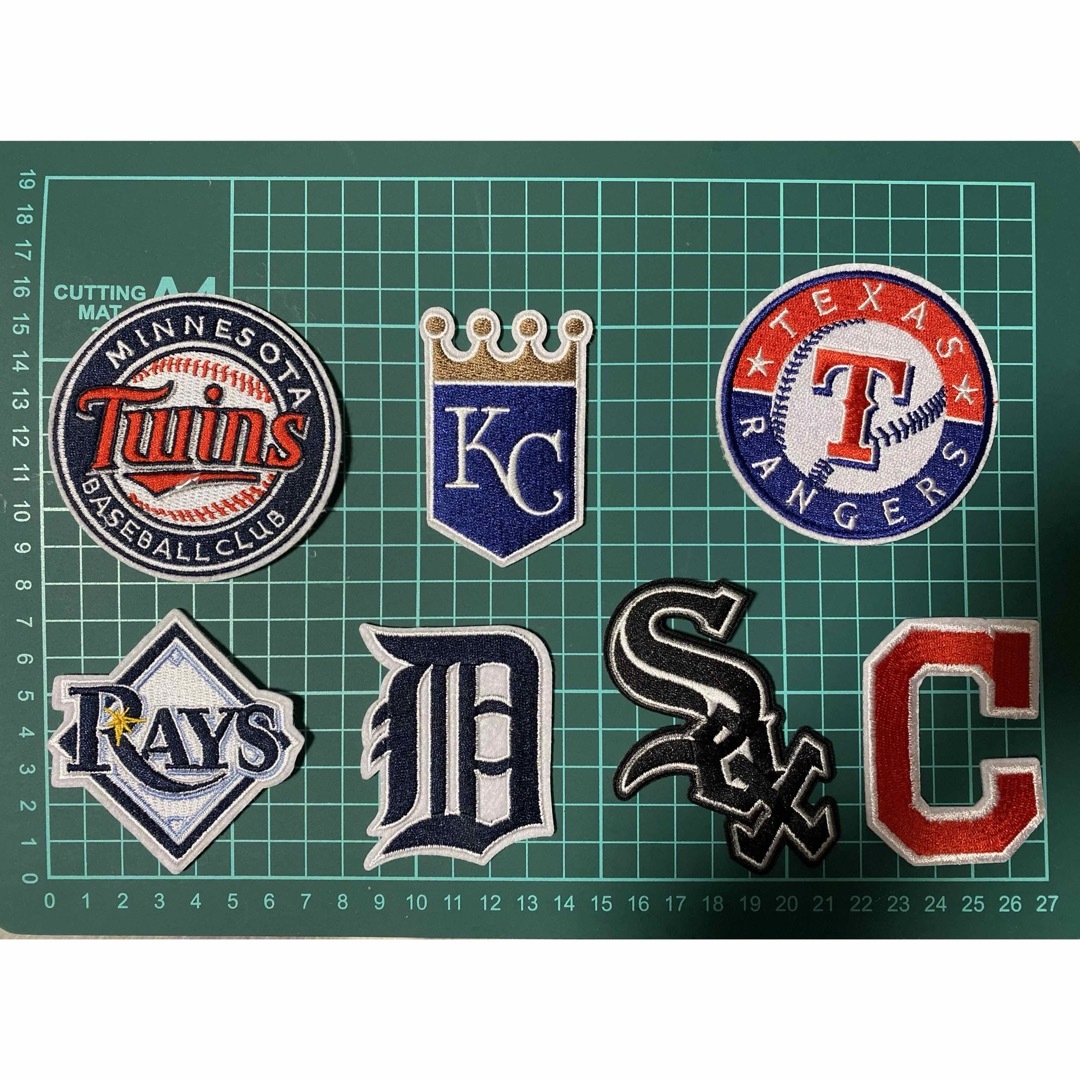 MLB チーム　アイロン　刺繍ワッペン　 2枚　ロサンゼルス　ドジャース スポーツ/アウトドアの野球(その他)の商品写真