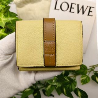 ロエベ(LOEWE)のロエベ　三つ折り財布　トライフォールドウォレット　アナグラム　イエロー(財布)