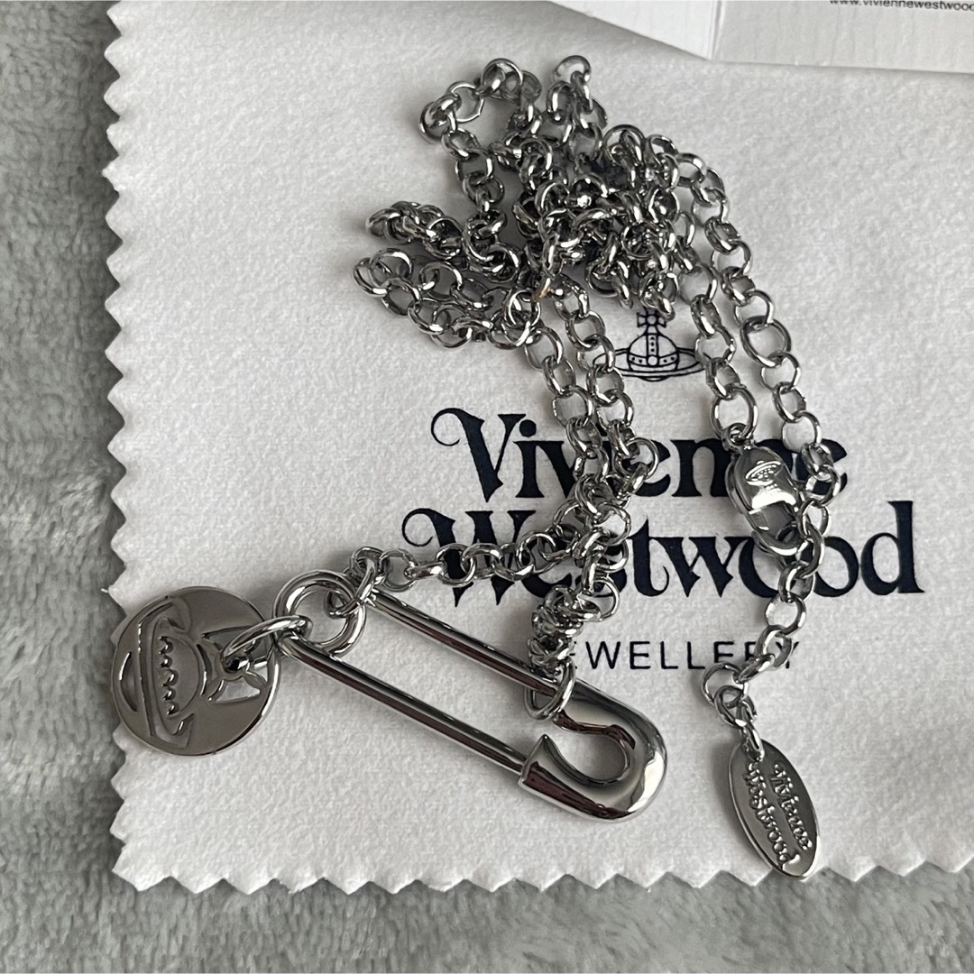 Vivienne Westwood(ヴィヴィアンウエストウッド)のヴィヴィアンウエストウッド　セーフティピン　ネックレス メンズのアクセサリー(ネックレス)の商品写真