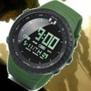 ■2022新入荷！■ダイバーズウォッチ黒フェイスカーキバンド　５０Ｍ防水(腕時計(デジタル))
