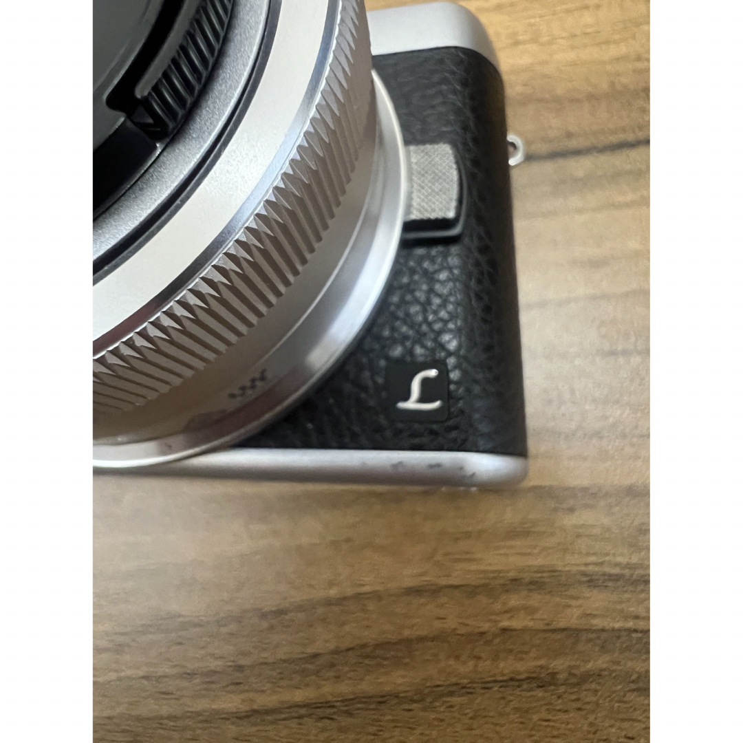 Panasonic(パナソニック)のPanasonic ミラーレス一眼カメラ DMC-GF7 DMC-GF7W-S スマホ/家電/カメラのカメラ(ミラーレス一眼)の商品写真