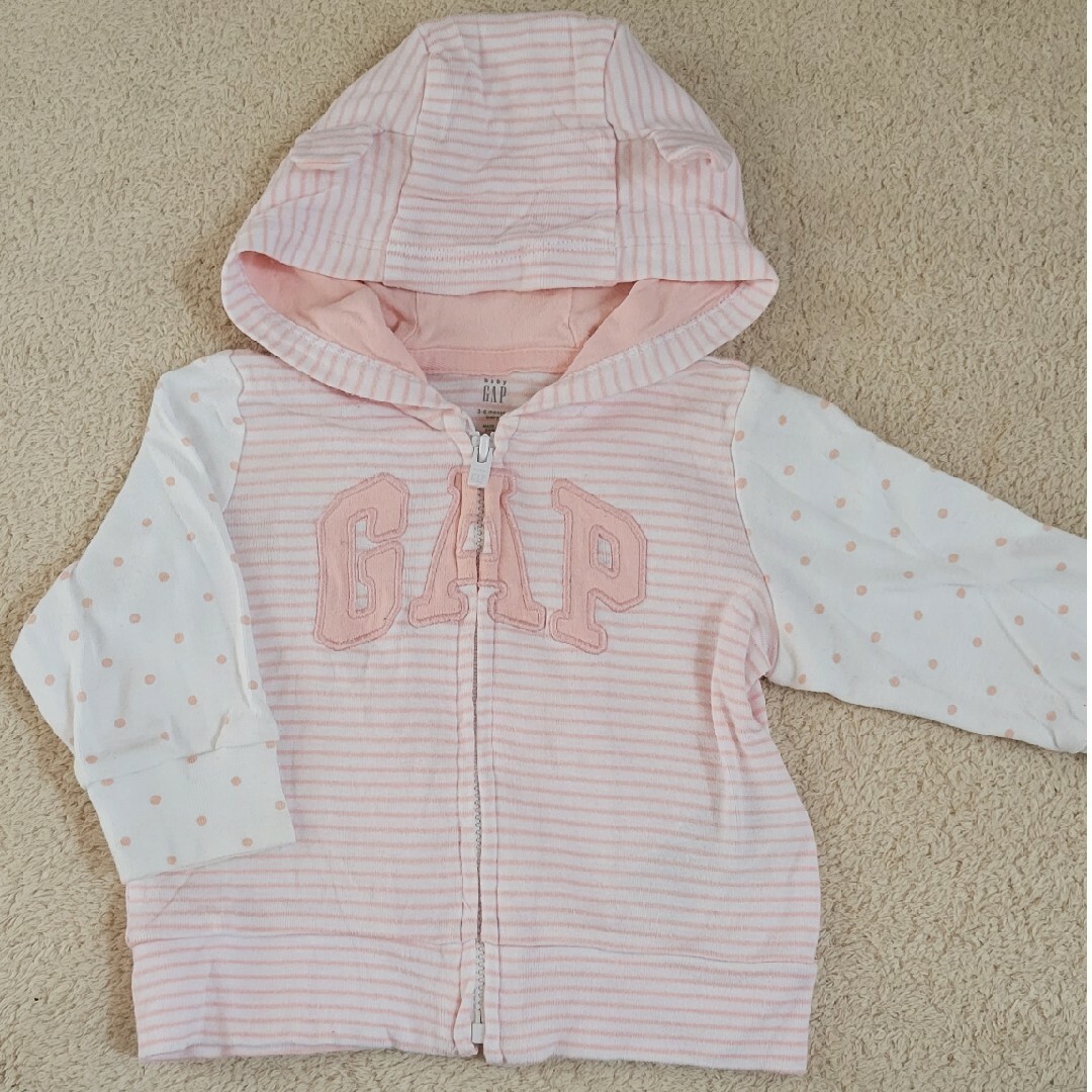 babyGAP(ベビーギャップ)のBABYGAPクマ耳付きパーカー60-70 キッズ/ベビー/マタニティのベビー服(~85cm)(カーディガン/ボレロ)の商品写真