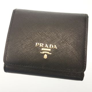 プラダ(PRADA)のプラダ 三つ折り財布 コンパクト ブラック PRADA【AFI16】(折り財布)