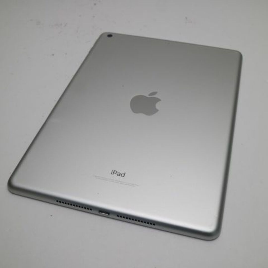 Apple(アップル)の超美品 iPad 第6世代 Wi-Fi 32GB シルバー  M888 スマホ/家電/カメラのPC/タブレット(タブレット)の商品写真