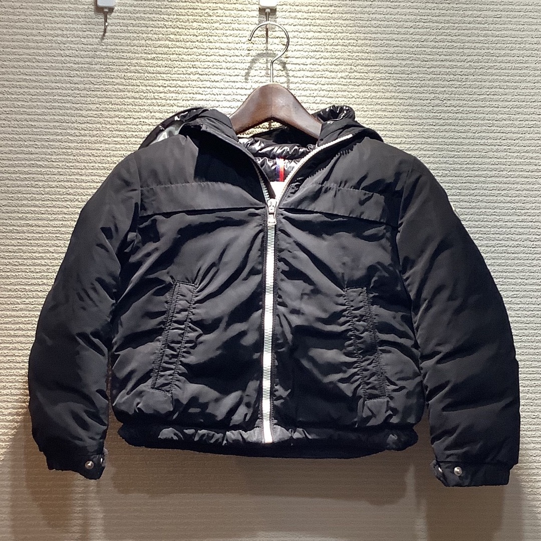 MONCLER(モンクレール)の18年製 モンクレール MONCLER  ダウンジャケット ブラック 黒  キッズ/ベビー/マタニティのキッズ服男の子用(90cm~)(ジャケット/上着)の商品写真