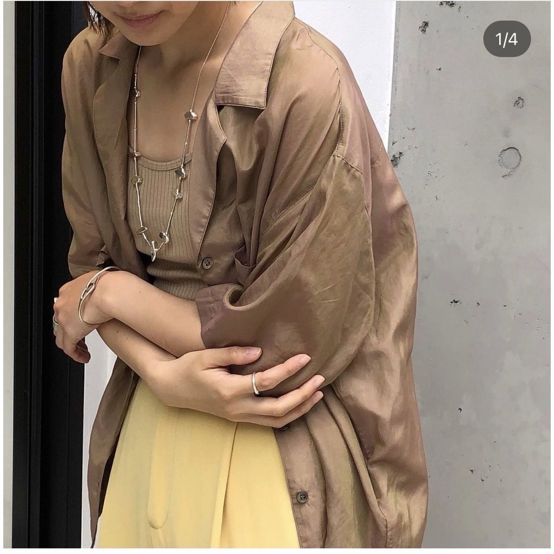 TODAYFUL(トゥデイフル)のSilk Boyfriend Shirts レディースのトップス(Tシャツ(半袖/袖なし))の商品写真