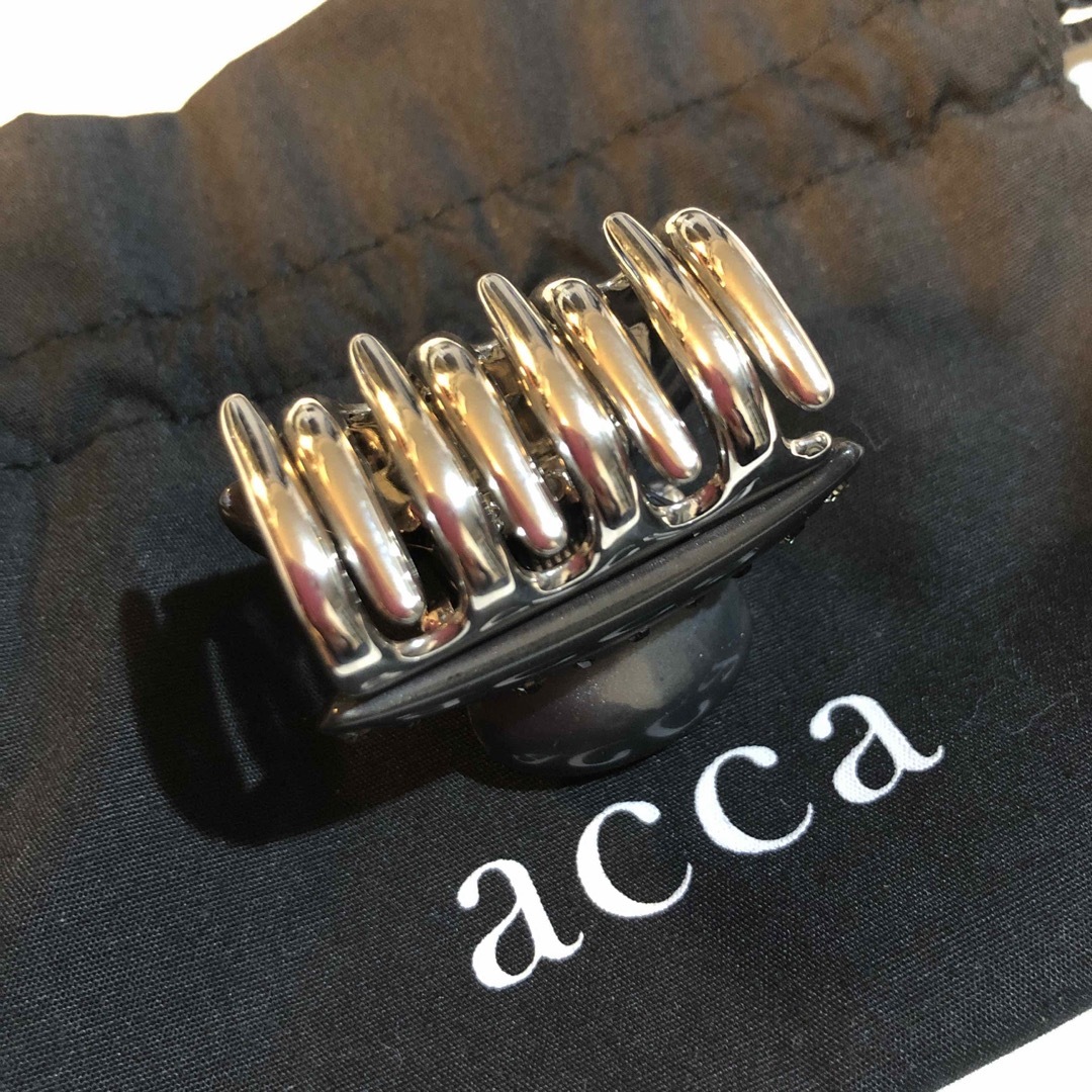 acca(アッカ)のアッカacca 大人気♡ティアラクイーン♡Sサイズ♡グレー♡ビジューヘアクリップ レディースのヘアアクセサリー(バレッタ/ヘアクリップ)の商品写真