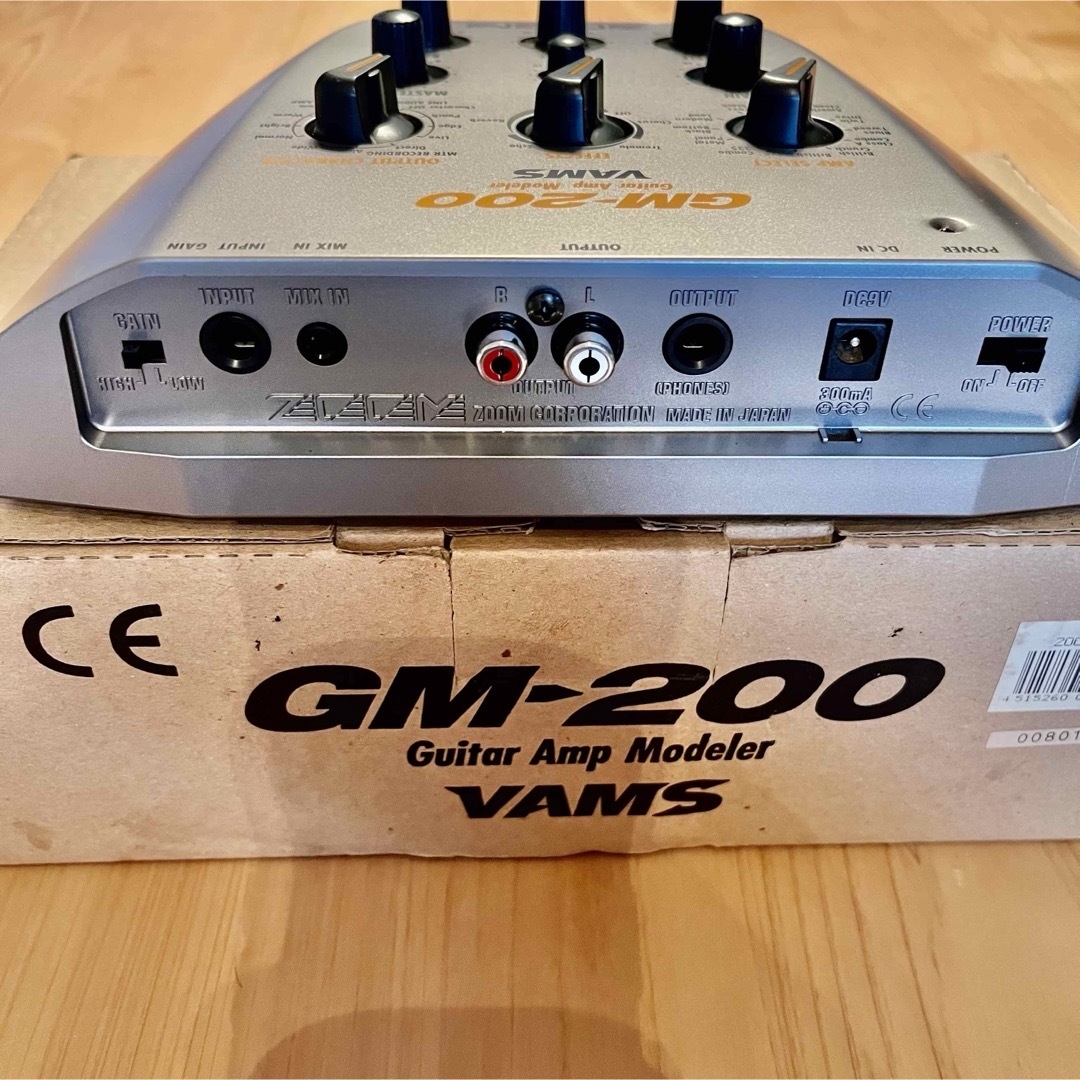 Zoom(ズーム)の【未使用品】ギターアンプシュミレーター ZOOM GM-200 楽器のギター(エフェクター)の商品写真