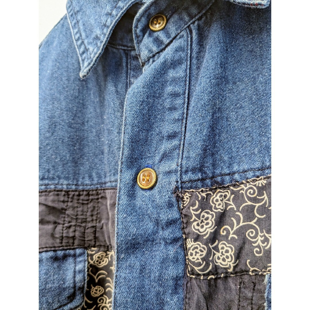 BEAMS(ビームス)のFLOWER PATTERN SILK PATCH DENIM SHIRT メンズのトップス(シャツ)の商品写真