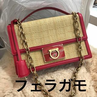 サルヴァトーレフェラガモ(Salvatore Ferragamo)の★美品★サルヴァトーレ・フェラガモ　ガンチーニ　チェーンショルダーバッグ(ショルダーバッグ)