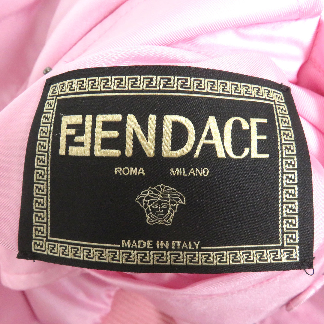 FENDI(フェンディ)の未使用品 FENDI フェンディ VERSACE FENDACE  22SS FW1091 シルク100% ズッカ バロック リバーシブル ブルゾンジャケット ピンク系 48 ハンガー付き イタリア製 正規品 メンズ メンズのジャケット/アウター(ブルゾン)の商品写真