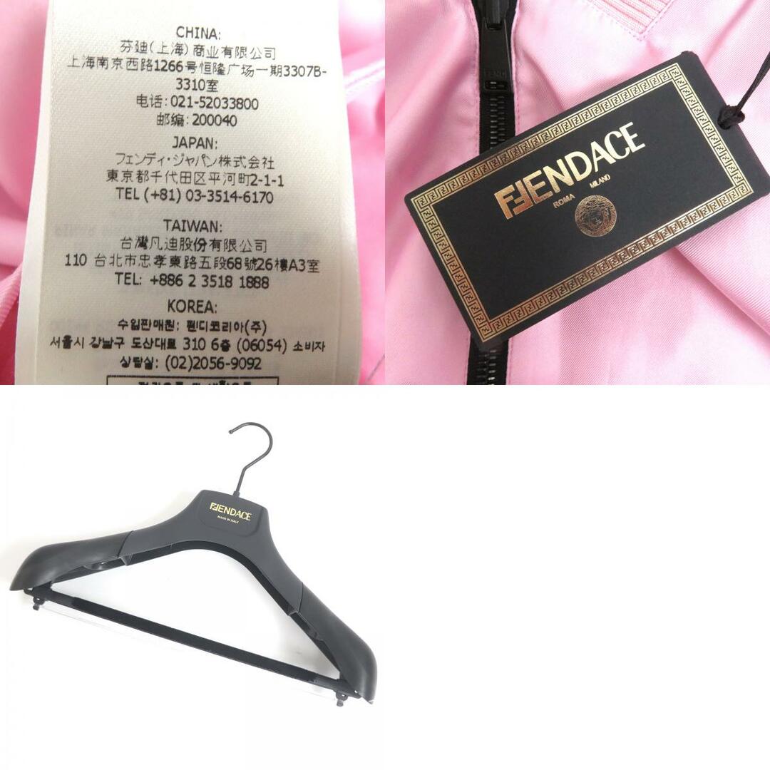 FENDI(フェンディ)の未使用品 FENDI フェンディ VERSACE FENDACE  22SS FW1091 シルク100% ズッカ バロック リバーシブル ブルゾンジャケット ピンク系 48 ハンガー付き イタリア製 正規品 メンズ メンズのジャケット/アウター(ブルゾン)の商品写真