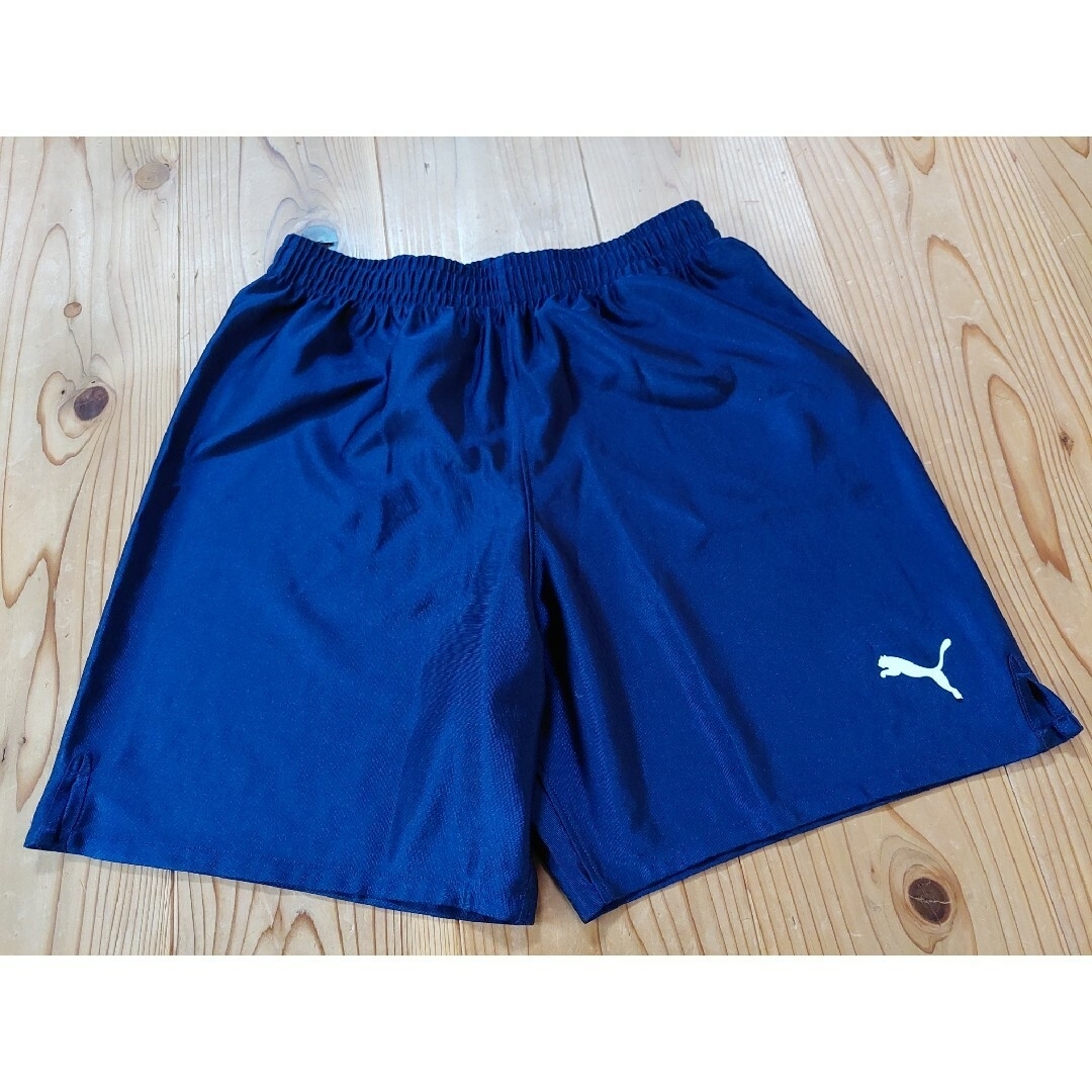 PUMA(プーマ)の【美品】PUMA　サッカー　パンツ　160 スポーツ/アウトドアのサッカー/フットサル(ウェア)の商品写真