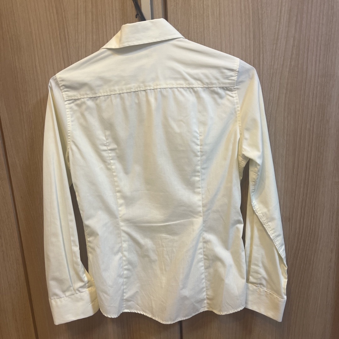 CONOMi(コノミ)のar conomi ワイシャツ　イエロー　Mサイズ レディースのトップス(シャツ/ブラウス(長袖/七分))の商品写真