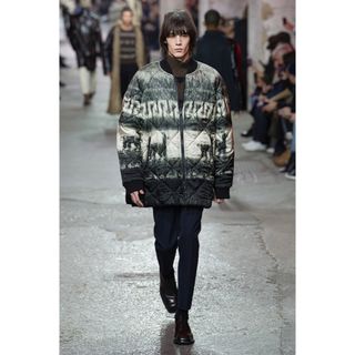 ドリスヴァンノッテン(DRIES VAN NOTEN)のドリスヴァンノッテン　17-18AW ダウン　中綿　ブルゾン　コート　ジャケット(ブルゾン)