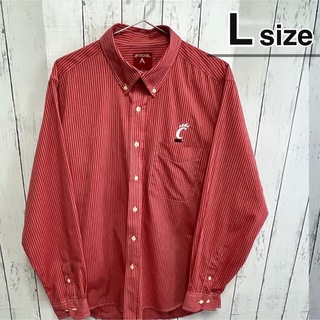 シャツ(shirts)のUSA古着　ボタンダウンシャツ　L　ストライプ　レッド　赤　ロゴ　ワンポイント(シャツ)