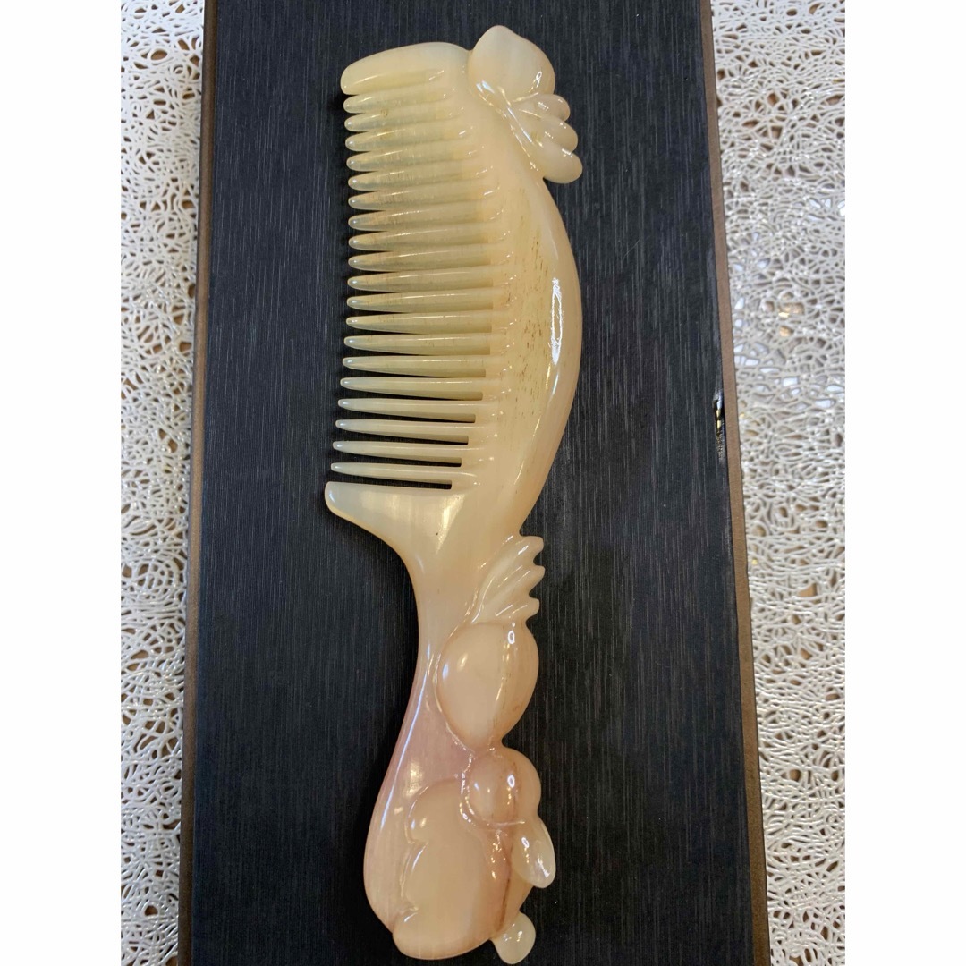 D-094天然　高品質　羊角　うさぎ　手彫り　頭皮マッサージ櫛くし　健康を守る D-094天然 高品質 羊角 うさぎ 手彫り 頭皮マッサージ櫛くし