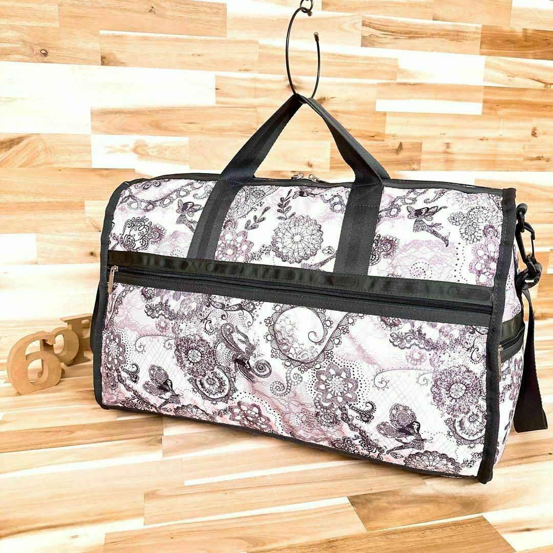 LeSportsac(レスポートサック)の【レスポートサック】花柄レース柄 フェアリー妖精 ボストンバッグ ピンク×グレー レディースのバッグ(ボストンバッグ)の商品写真