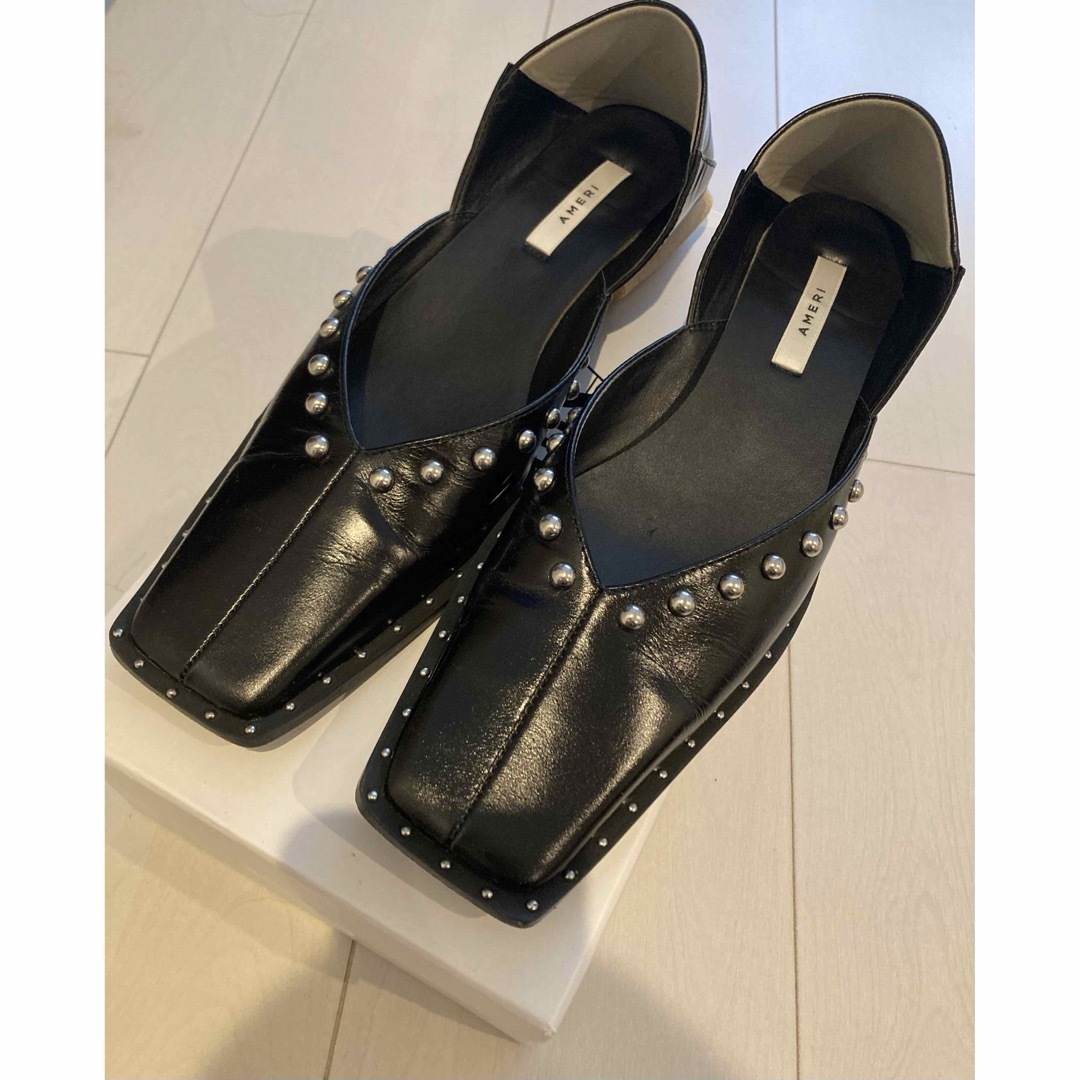 Ameri VINTAGE(アメリヴィンテージ)のAmeri STUDS WOOD HEEL BABOOSH Mサイズ レディースの靴/シューズ(ローファー/革靴)の商品写真