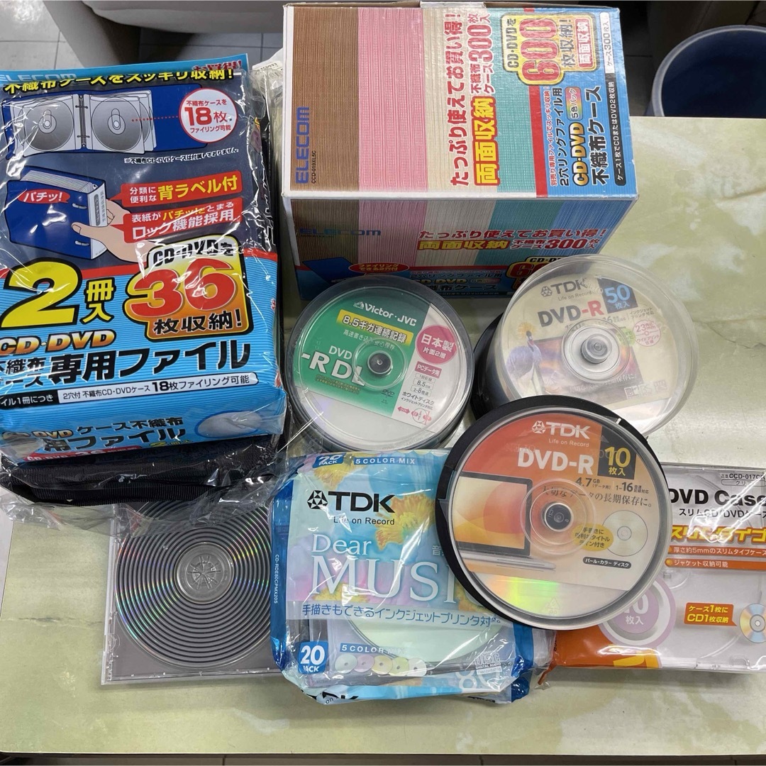 ELECOM(エレコム)のDVD-R、CD-R、不織布、ケース まとめ売り エンタメ/ホビーのDVD/ブルーレイ(その他)の商品写真