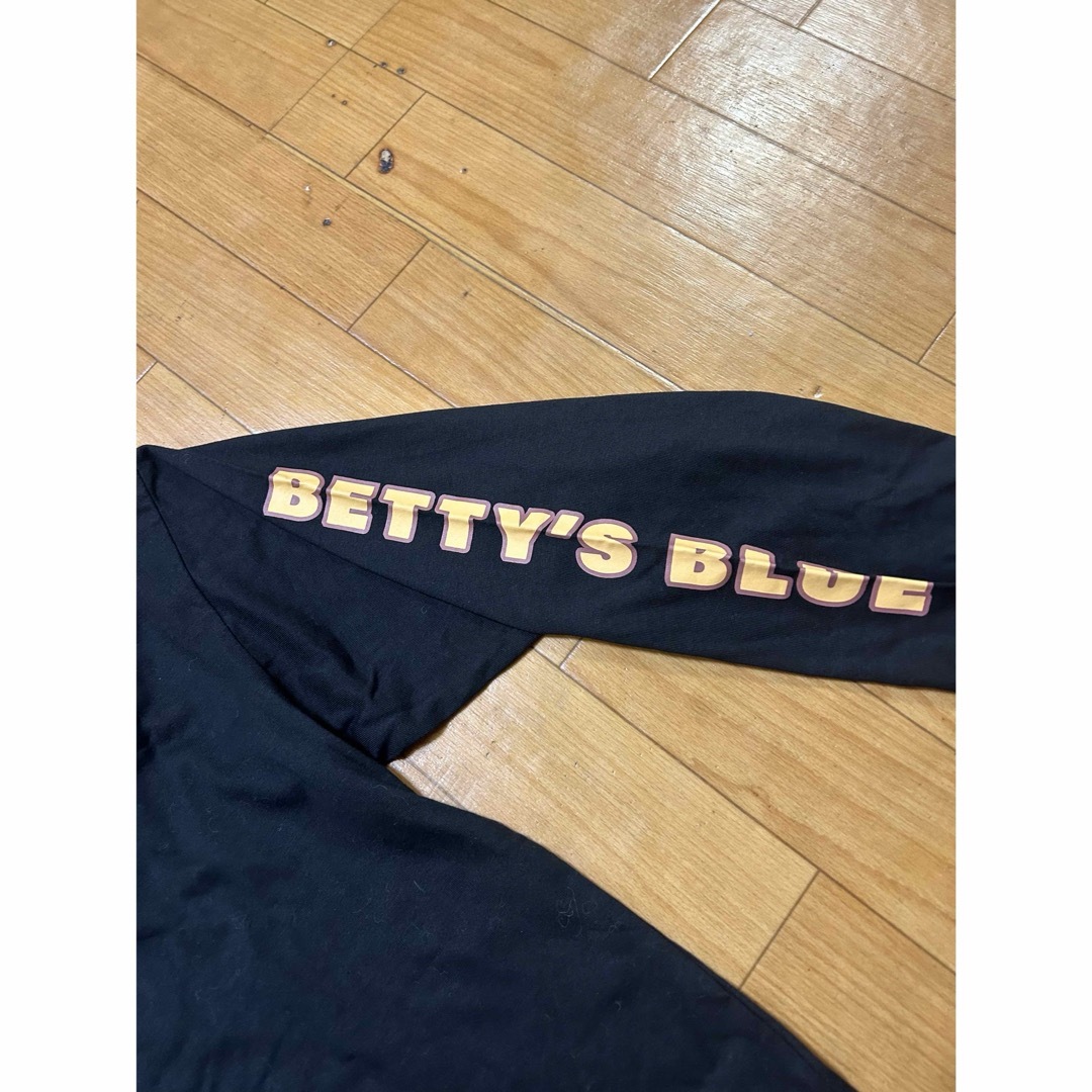 BETTY'S BLUE(ベティーズブルー)の[新品]BETTY'S BLUE×ポムポムプリン　ロングＴシャツ レディースのトップス(Tシャツ(長袖/七分))の商品写真