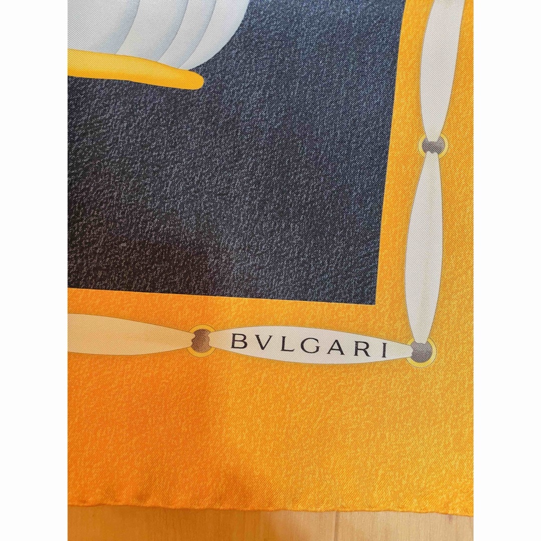 BVLGARI(ブルガリ)のBVLGARI  ブルガリ　シルクスカーフ レディースのファッション小物(バンダナ/スカーフ)の商品写真