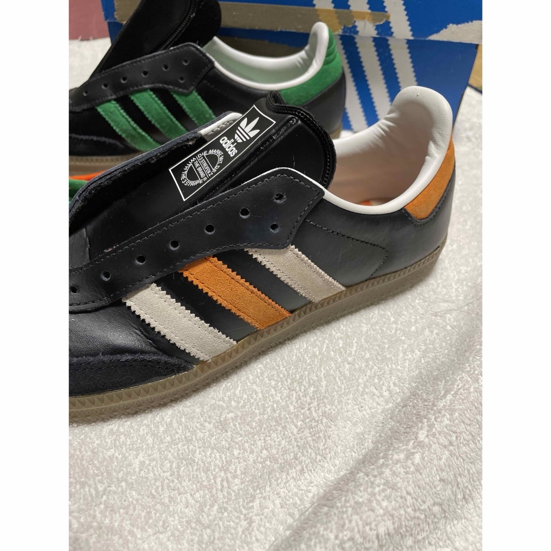 adidas(アディダス)の【激安／中古／美品】adidas SAMBA 非対称モデル メンズの靴/シューズ(スニーカー)の商品写真