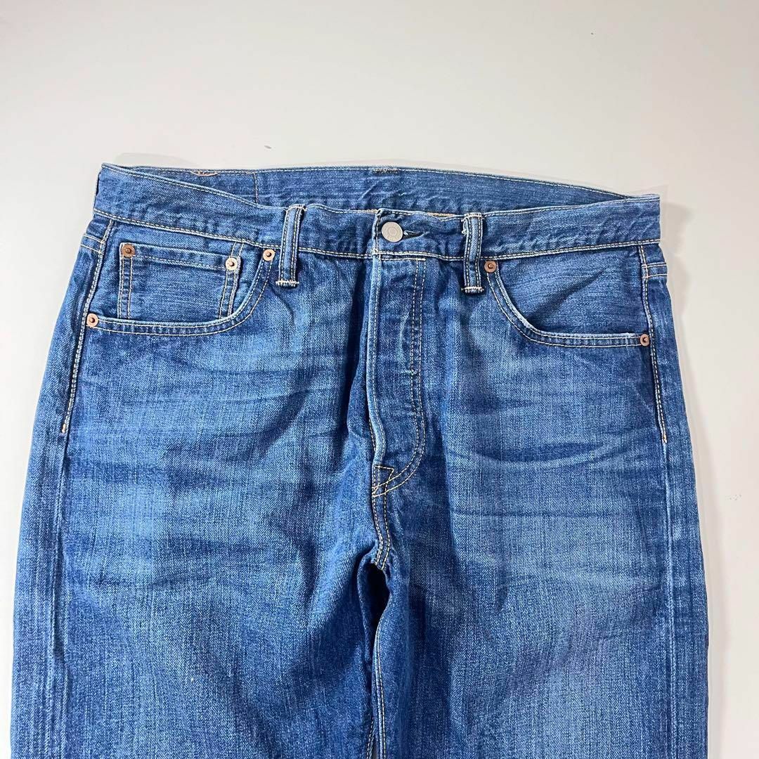 Levi's(リーバイス)のリーバイス 501 革パッチ ブルー デニム w34 L34 青 古着 メンズのパンツ(デニム/ジーンズ)の商品写真