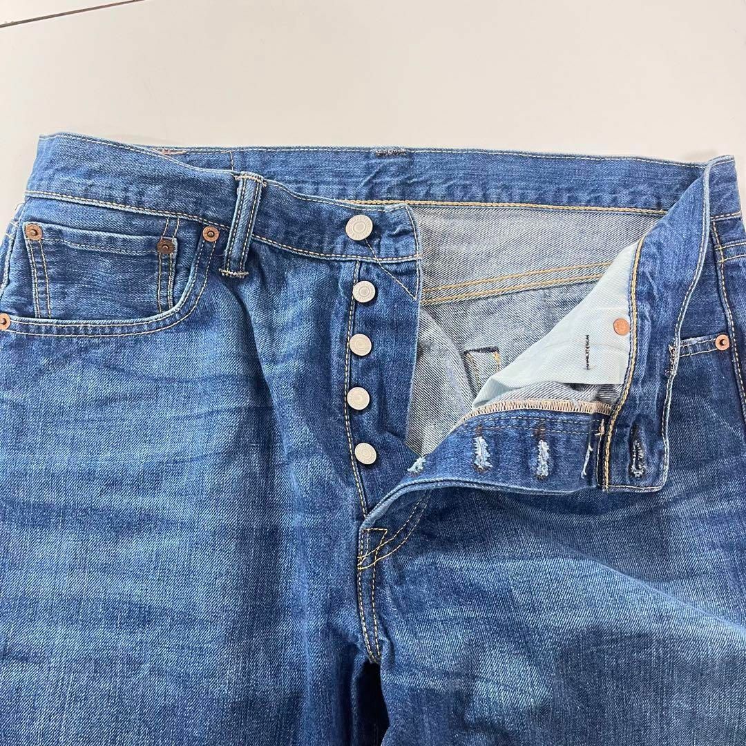 Levi's(リーバイス)のリーバイス 501 革パッチ ブルー デニム w34 L34 青 古着 メンズのパンツ(デニム/ジーンズ)の商品写真