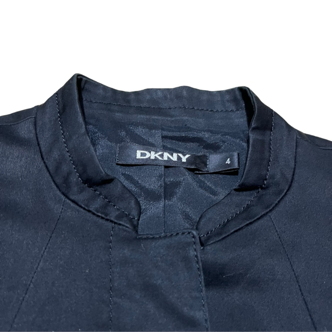 DKNY(ダナキャランニューヨーク)のDKNY ダナキャラン　セットアップ　スーツ　マオカラー　ボックスプリーツ　美品 レディースのフォーマル/ドレス(スーツ)の商品写真