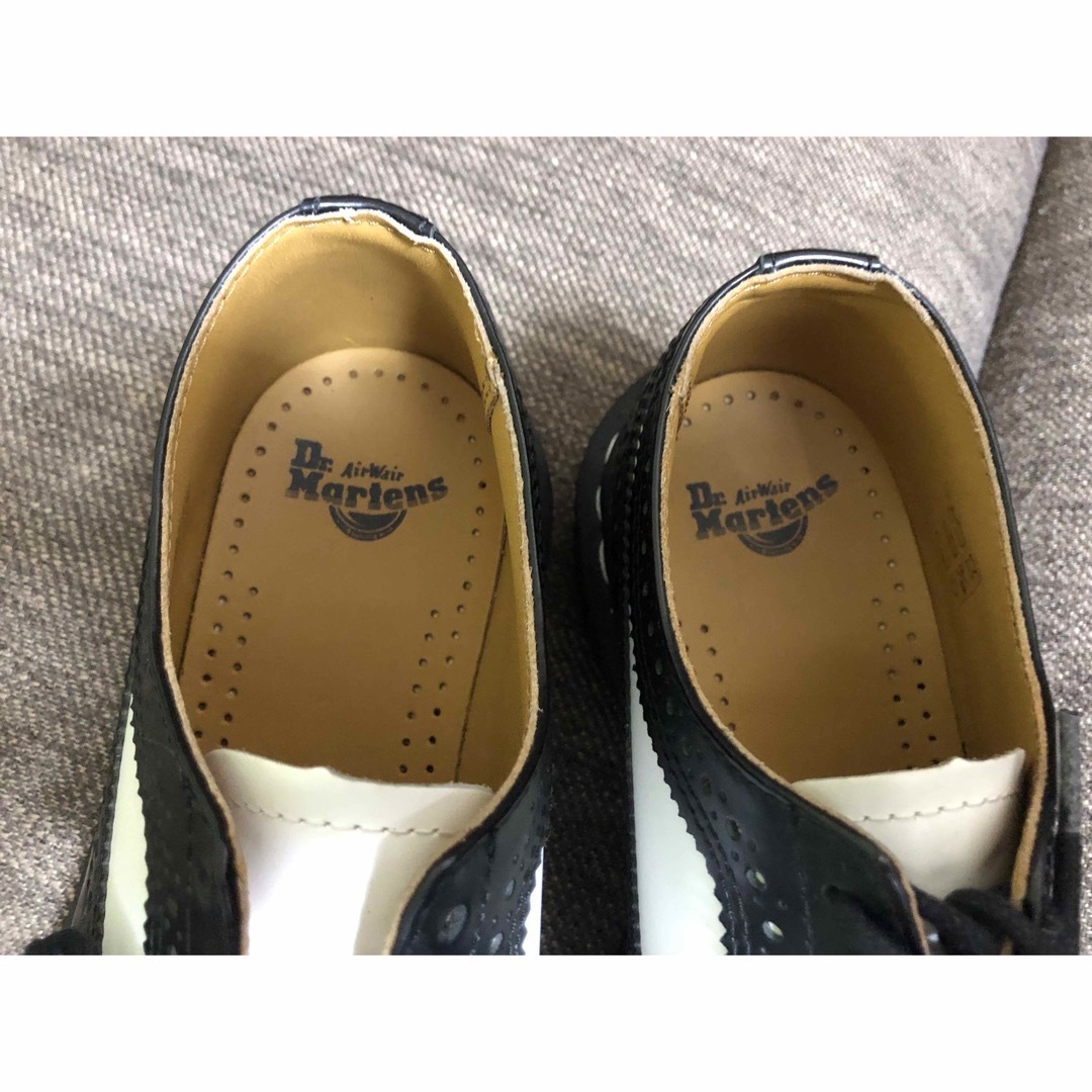 Dr.Martens(ドクターマーチン)のドクターマーチン　10458　厚底ウイングチップシューズ　バイカラー　黒 x 白 レディースの靴/シューズ(ローファー/革靴)の商品写真
