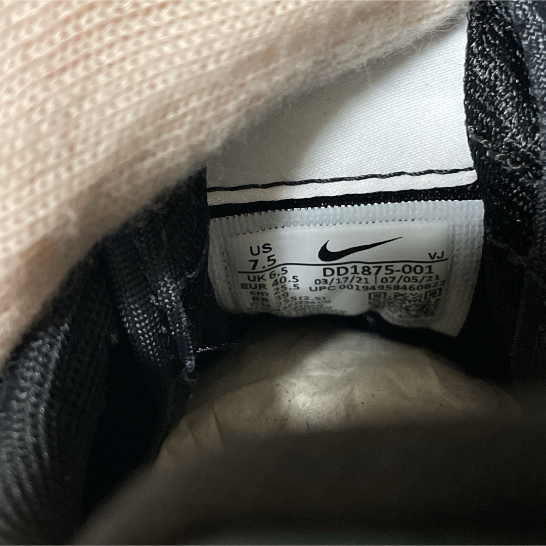 NIKE(ナイキ)のサカイ × ナイキ ヴェイパーワッフル "ブラックガム"25.5㎝ メンズの靴/シューズ(スニーカー)の商品写真