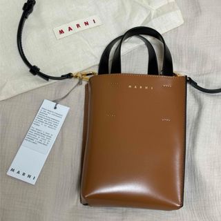 マルニ(Marni)のMARNI  マルニ ポリッシュドレザーMUSEOナノトートバッグ(トートバッグ)