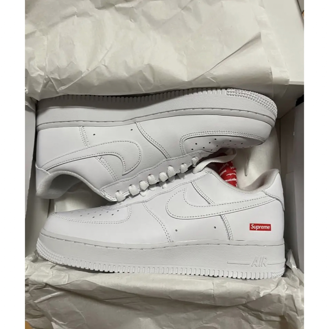 Supreme(シュプリーム)のSupreme × Nike Air Force 1 Low "White" メンズの靴/シューズ(スニーカー)の商品写真