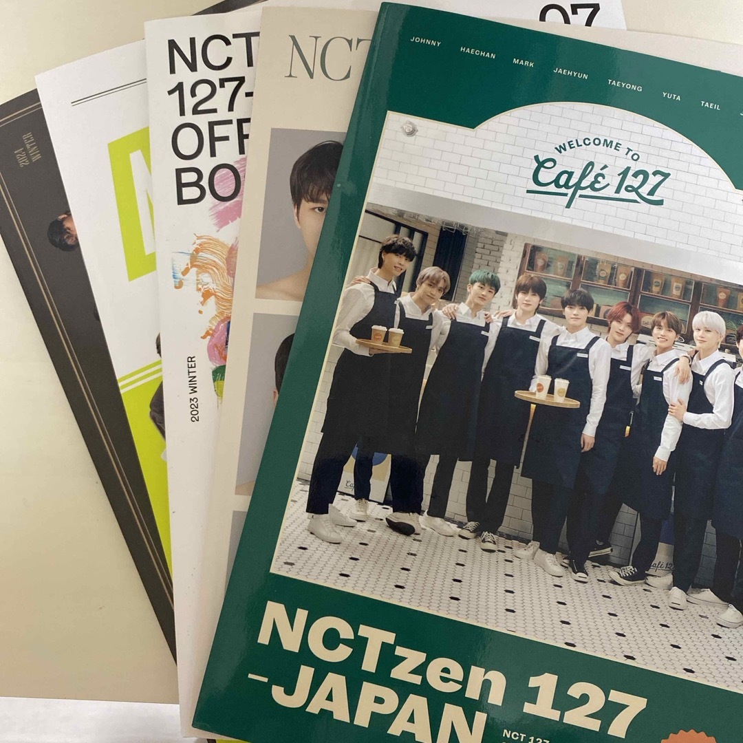 NCT127(エヌシーティー127)のNCT127 JAPAN OFFICIAL BOOK Vol.5~9 5冊セット エンタメ/ホビーのCD(K-POP/アジア)の商品写真