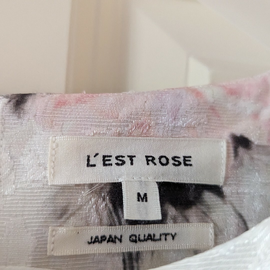 L'EST ROSE(レストローズ)のレストローズ　花柄ワンピース レディースのワンピース(ひざ丈ワンピース)の商品写真