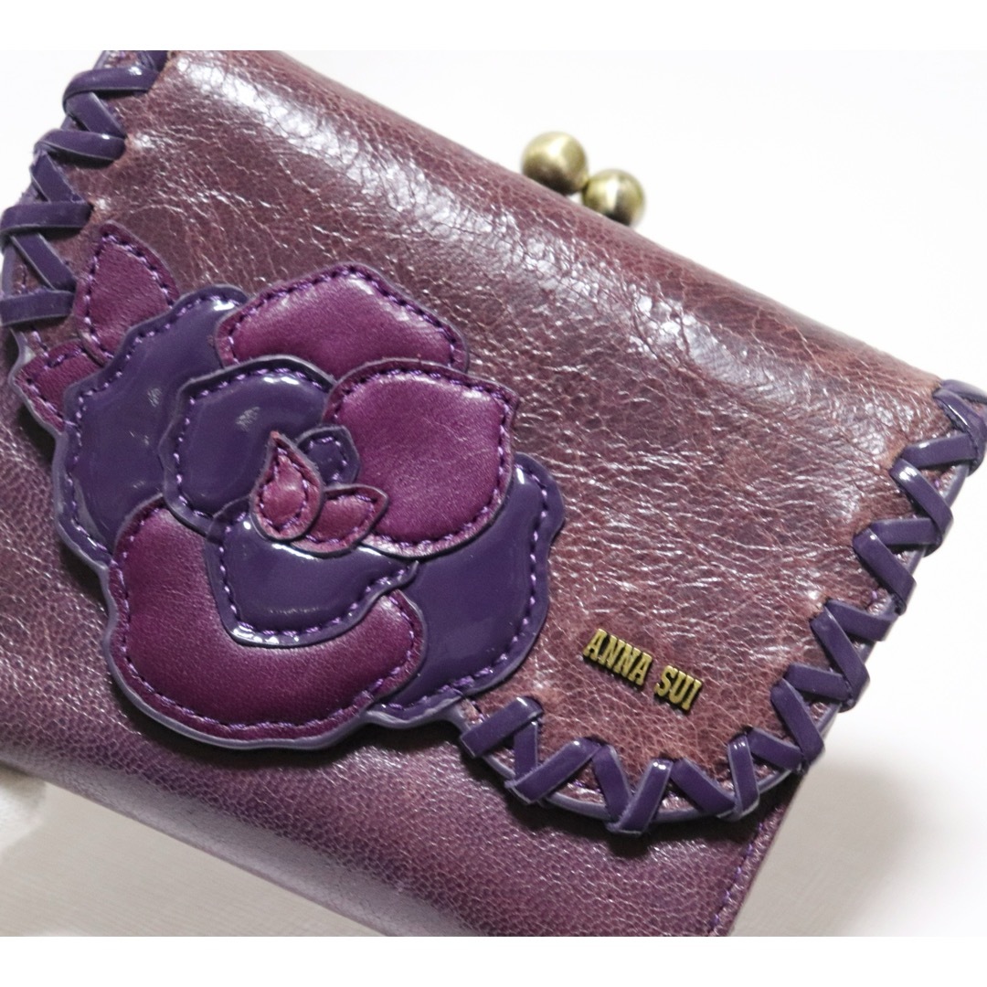 ANNA SUI(アナスイ)の《アナスイ》新品訳有 大きなバラ ヴィンテージレザー 2つ折りがま口財布 口金 レディースのファッション小物(財布)の商品写真