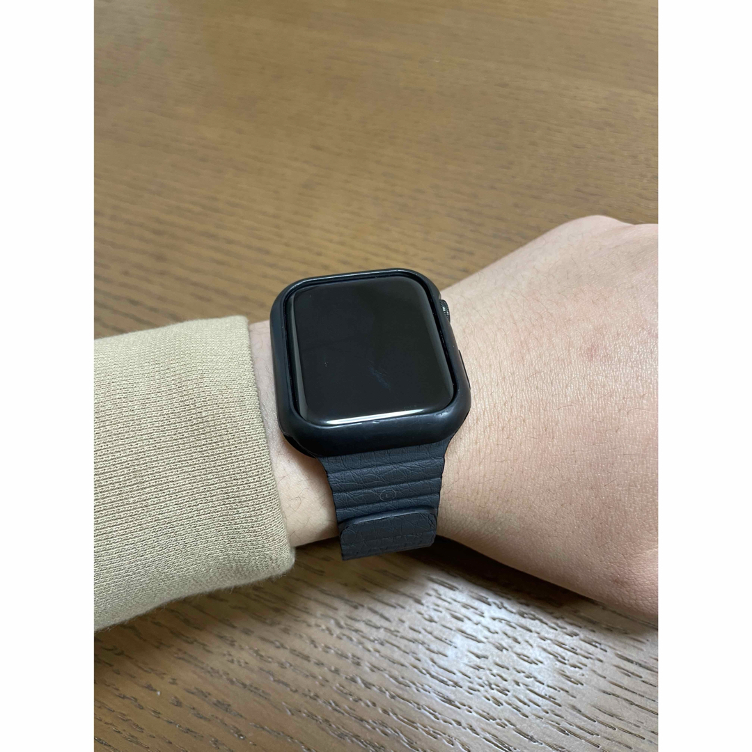 Apple Watch(アップルウォッチ)の【新品・未使用】Apple Watch ブラックレザーバンド　44mm Lサイズ メンズの時計(レザーベルト)の商品写真