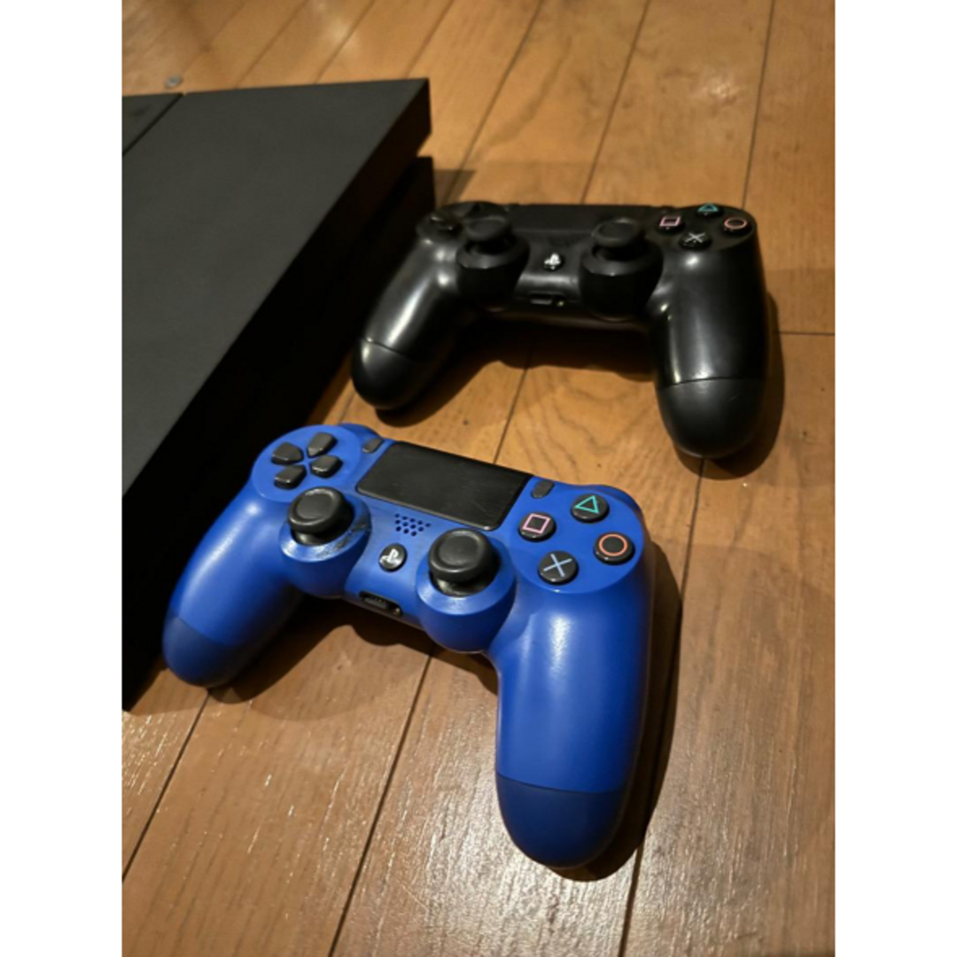 PlayStation4(プレイステーション4)のps4 プレイステーション4 本体 cuh-1200a 500GB エンタメ/ホビーのゲームソフト/ゲーム機本体(家庭用ゲーム機本体)の商品写真