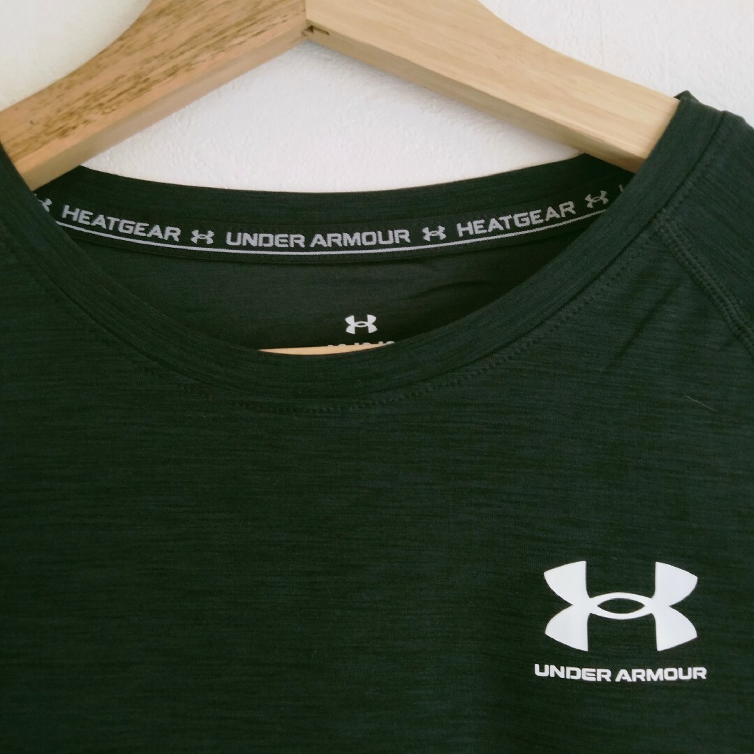 UNDER ARMOUR(アンダーアーマー)のM アンダーアーマー UA ヒートギア コンプレッション 長袖 インナーシャツ メンズのトップス(Tシャツ/カットソー(七分/長袖))の商品写真