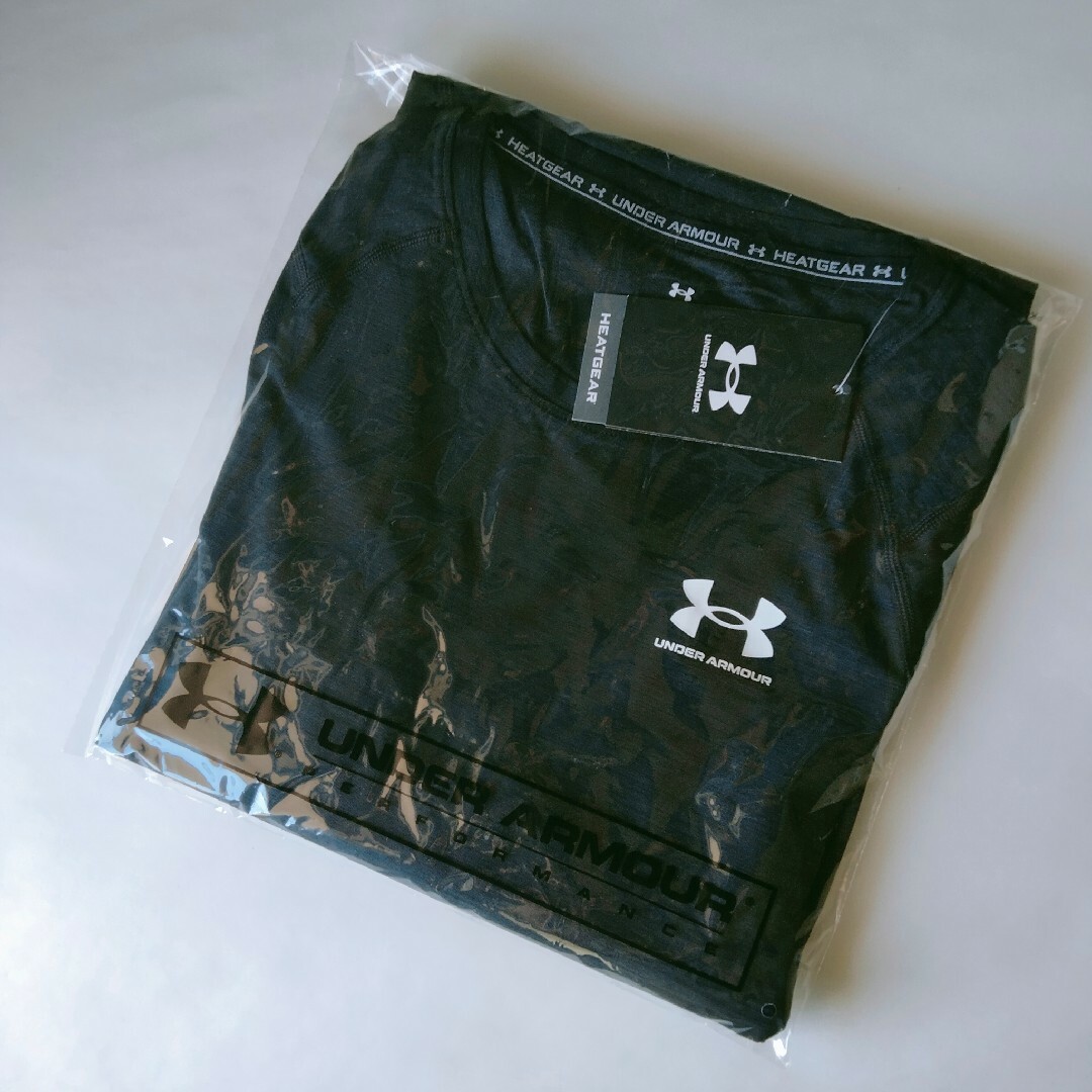 UNDER ARMOUR(アンダーアーマー)のM アンダーアーマー UA ヒートギア コンプレッション 長袖 インナーシャツ メンズのトップス(Tシャツ/カットソー(七分/長袖))の商品写真