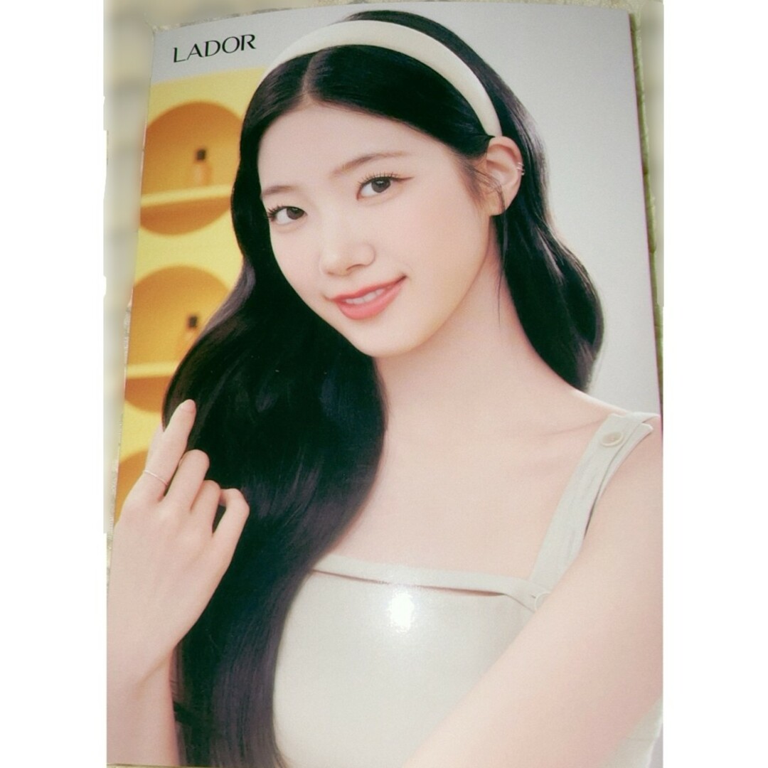 LE SSERAFIM(ルセラフィム)の硬質ケース付 LE SSERAFIM カズハ ラドール パンフレット エンタメ/ホビーのCD(K-POP/アジア)の商品写真