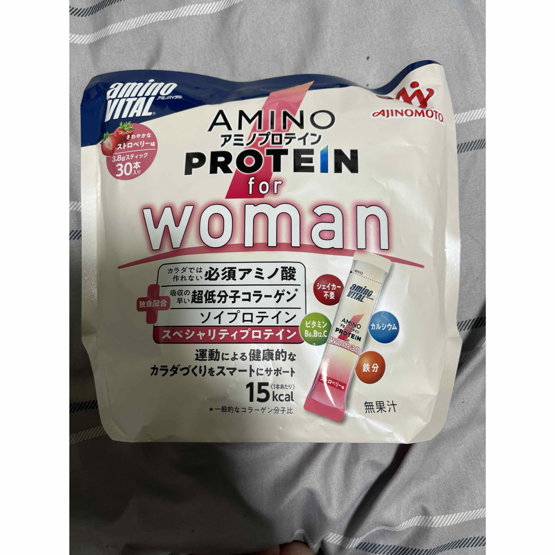 味の素(アジノモト)のアミノプロテインforWomanストロベリー味(30入り) 食品/飲料/酒の健康食品(プロテイン)の商品写真