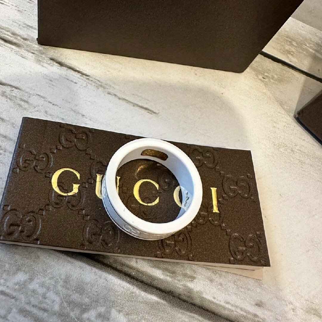 Gucci(グッチ)の美品 グッチ GUCCI アイコンリング 15号 ホワイトセラミック K18YG レディースのアクセサリー(リング(指輪))の商品写真