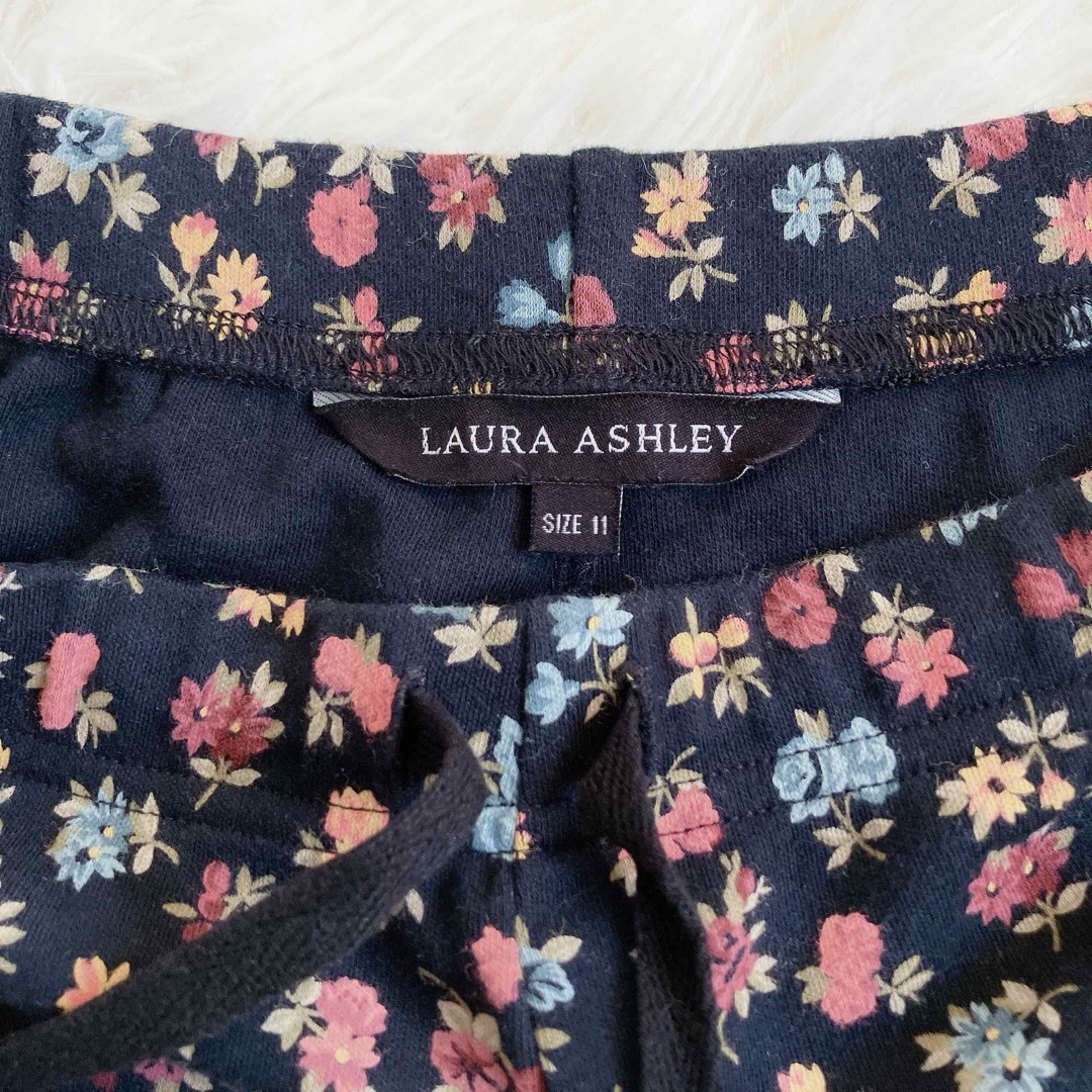 LAURA ASHLEY(ローラアシュレイ)の美品✨LAURA ASHLEYローラアシュレイ　らくちん着心地花柄セットアップ レディースのワンピース(ロングワンピース/マキシワンピース)の商品写真