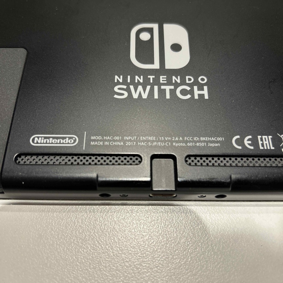 Nintendo Switch(ニンテンドースイッチ)のニンテンドースイッチ　switch 本体のみ　旧型　初期型　保護フィルム付き エンタメ/ホビーのゲームソフト/ゲーム機本体(家庭用ゲーム機本体)の商品写真