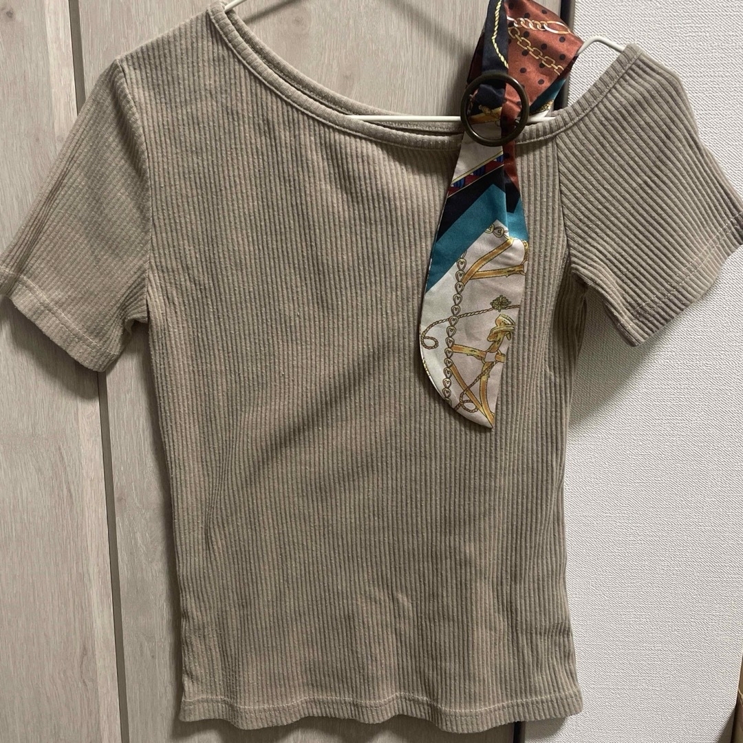 夢展望(ユメテンボウ)の夢展望：トップス　半袖　ベージュ　スカーフ　Mサイズ レディースのトップス(Tシャツ(半袖/袖なし))の商品写真