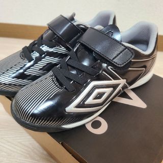 アンブロ(UMBRO)のumbro☆エバーブルー4 SB JR WD(シューズ)